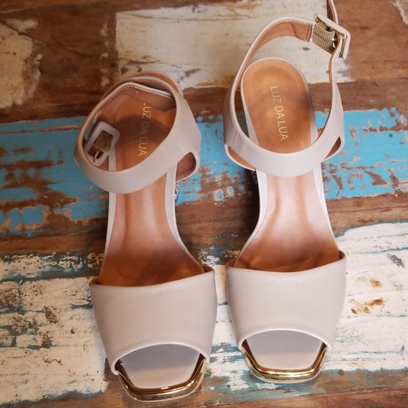 New Luz Da Lua Sandals - Picture 3 of 4